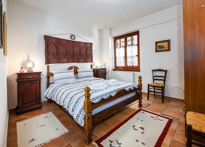 Nelfi's Iιι - Apartment Arachova